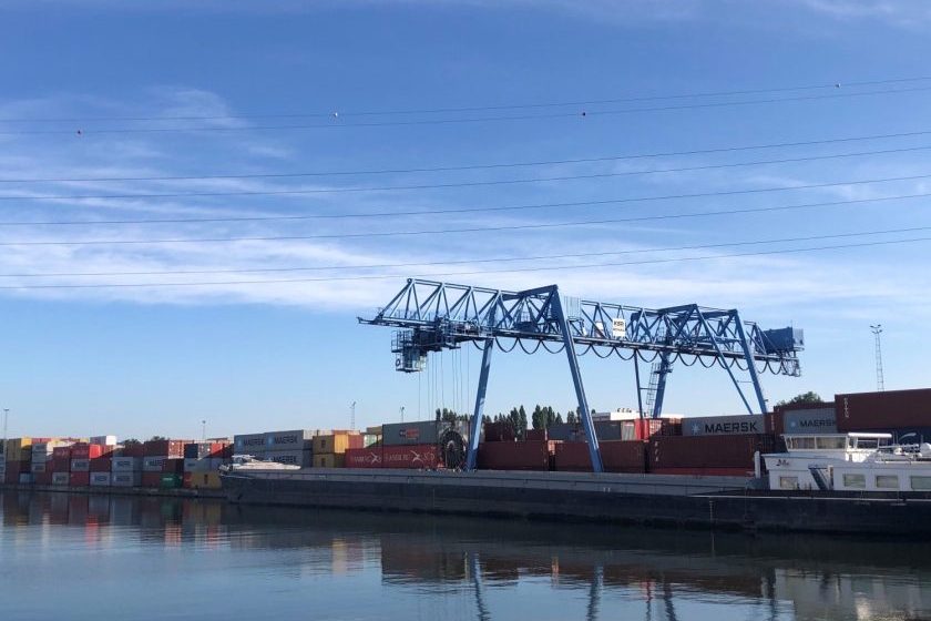 Containerbehandeling in Haven Genk