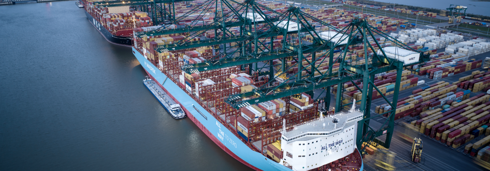 Eerste methanolbunkering met diepzeeschip 'Ane Maersk' in Port of Antwerp-Bruges