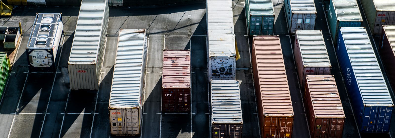 Bovenaanzicht containers - DP World Antwerp Gateway