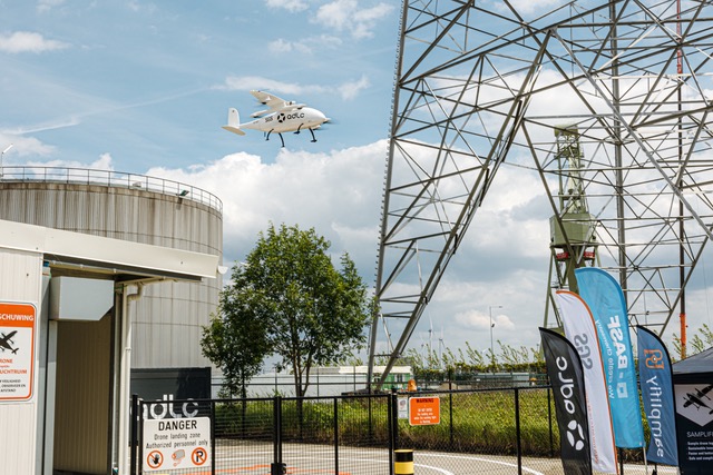 De drone van ADLC is begonnen aan zijn vlucht van BASF Antwerpen naar SGS