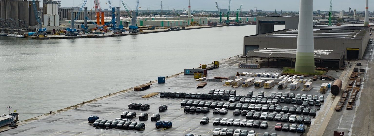 Nieuwe site voor behandeling en opslag van wagens van Titan Cargo op terrein Wijngaard Natie