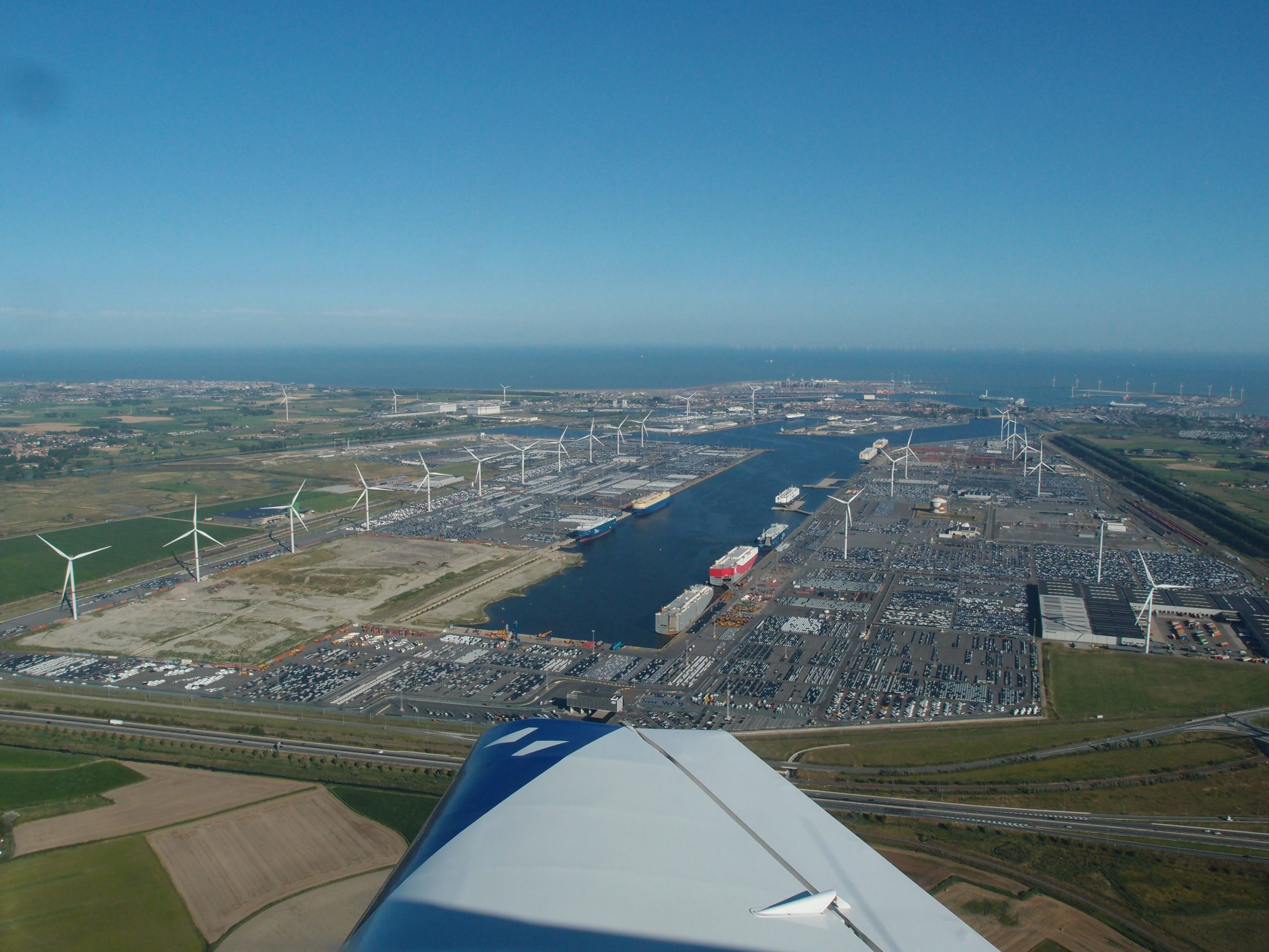 Achterhaven Zeebrugge vanuit de lucht