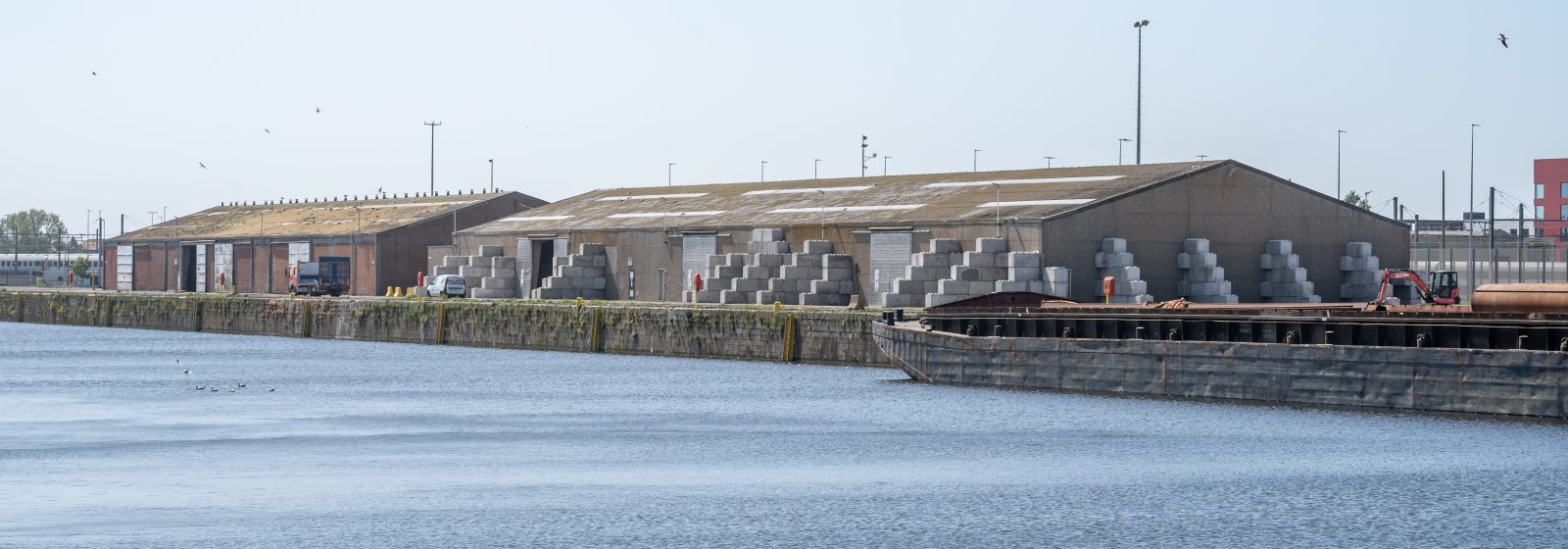 Loodsen 3 en 4 aan het Vlotdok in Oostende