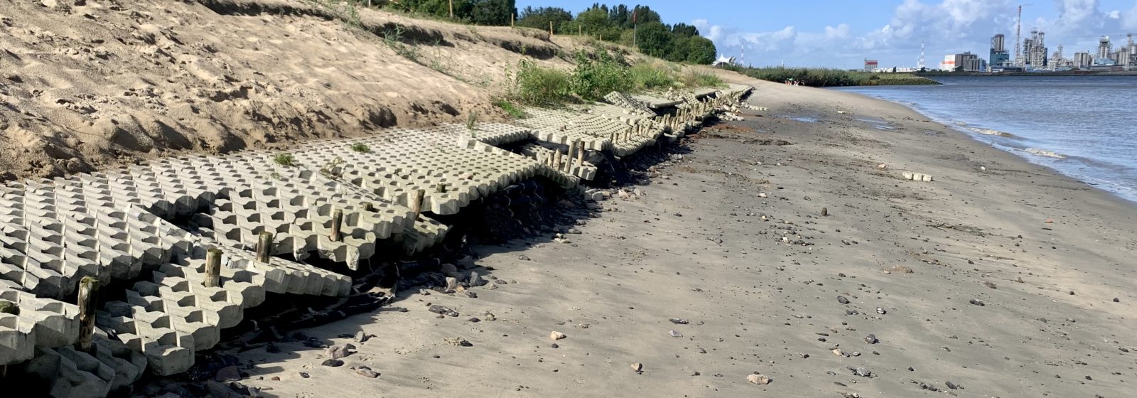 Het weggespoelde strand van Sint-Anneke in Antwerpen