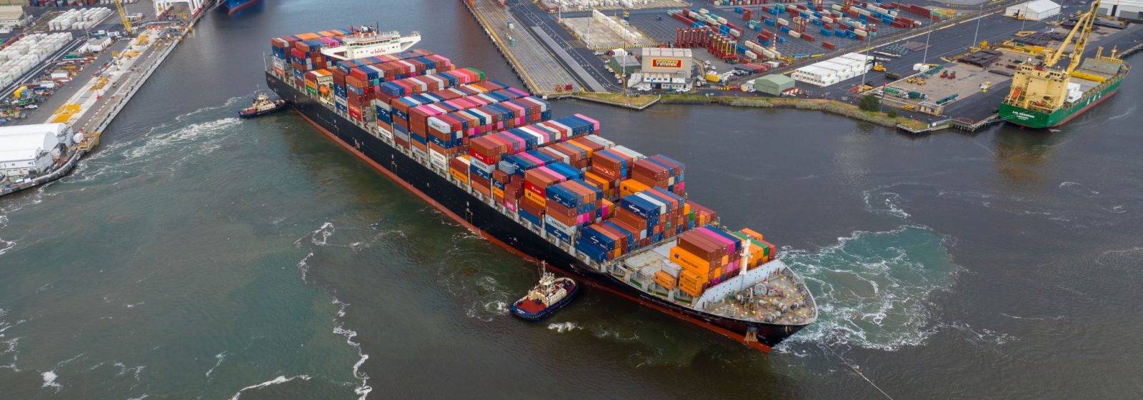 De 'Seaspan Breeze' (10.010 teu) in Melbourne