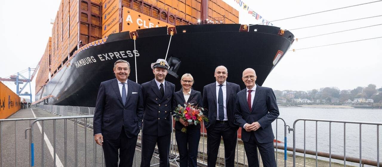 De Duitse Eva-Maria Tschentscher is meter van het dual-fuelcontainerschip dat op lng kan varen 'Hamburg Express'.